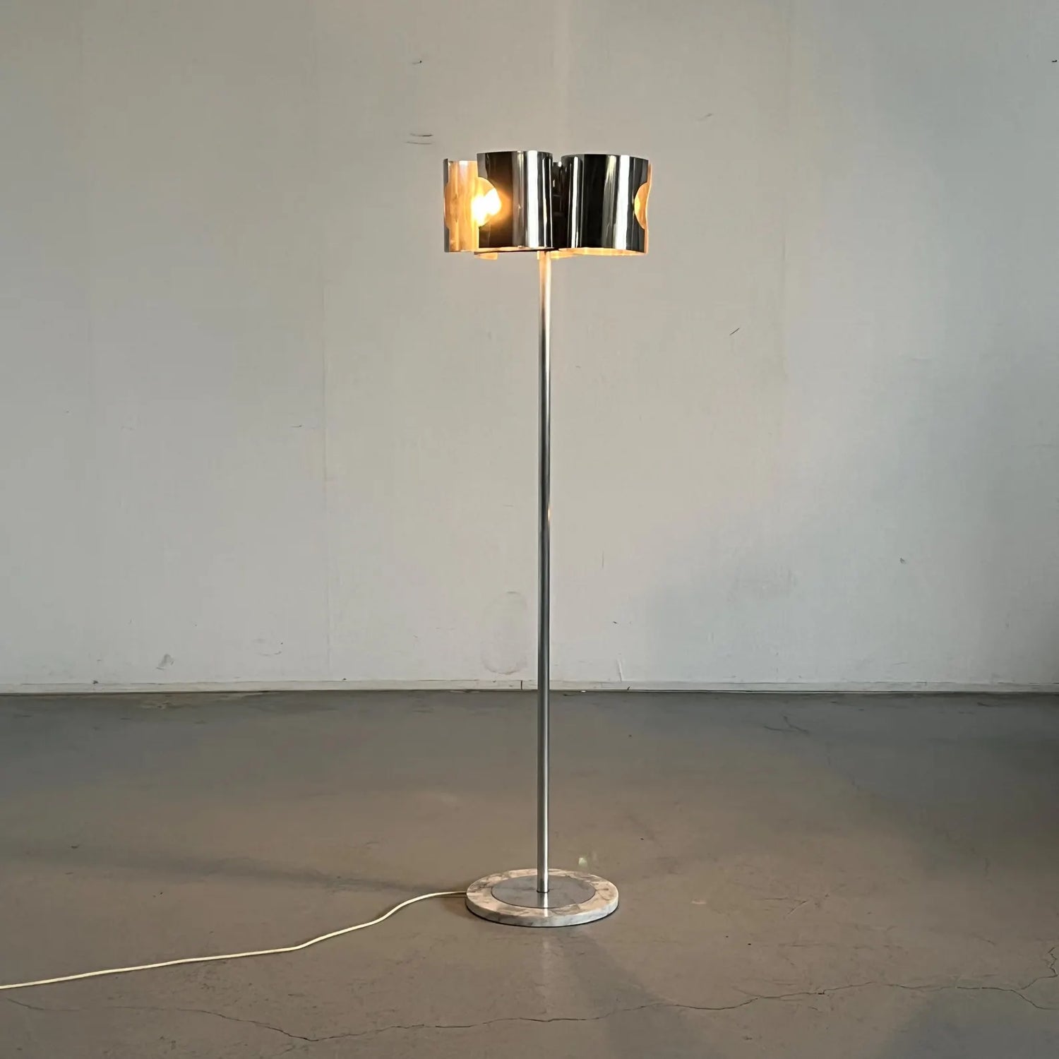 Modernist Italian Space Age Floor Lamp